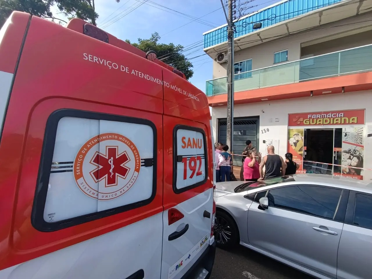 Empresário é morto a tiros dentro de farmácia