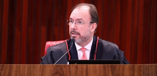TSE cassa vereadores de Cascavel por fraude à cota de gênero