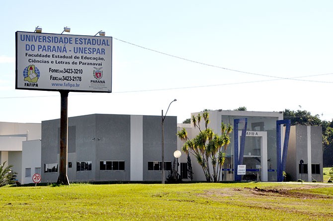 Estudantes ocupam sede da Unespar em Paranavaí