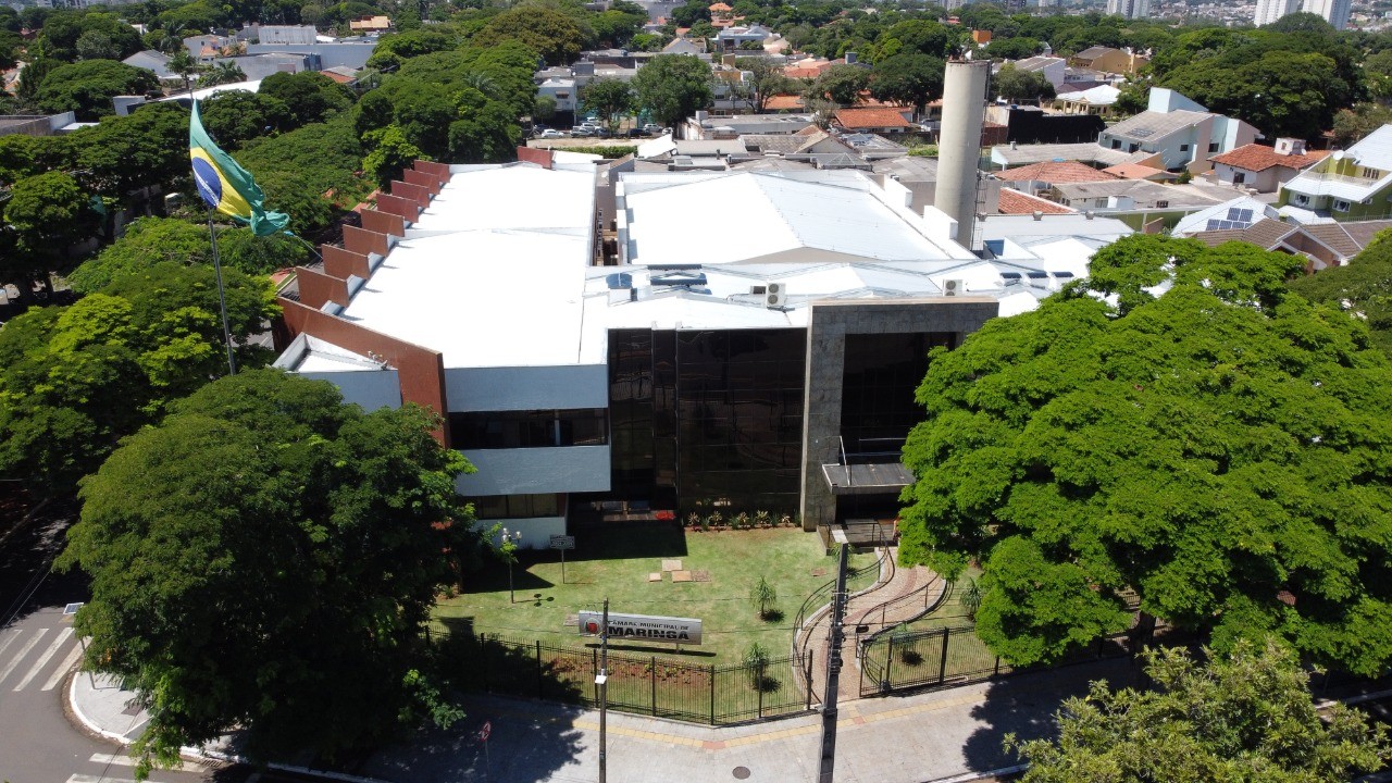 Aterro sanitário e pedreira são alvo de questionamentos de moradores em Maringá