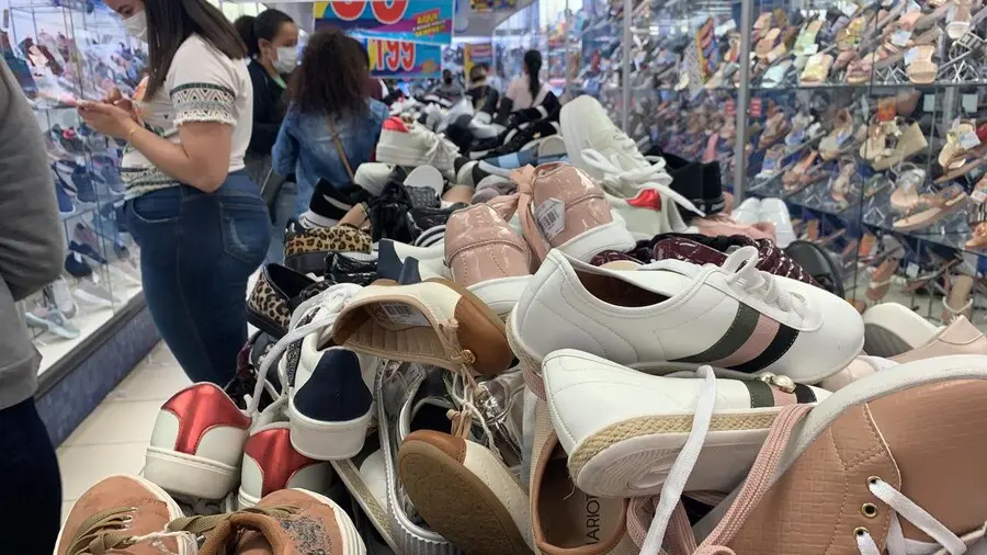 Comércio de Maringá adota horário especial de Natal a partir dessa quinta (9)