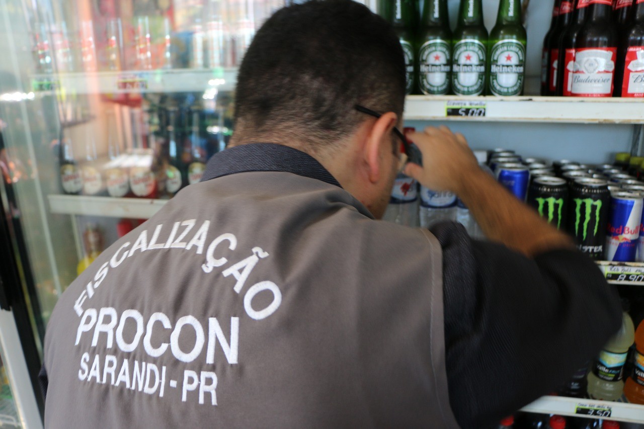 Ipem e Procon encontram irregularidades em dois postos de combustíveis em Sarandi