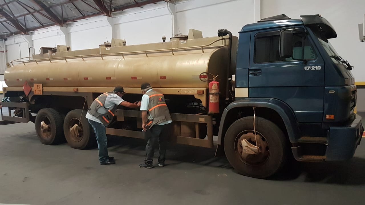 Carga de etanol sem documentação é apreendida em Maringá