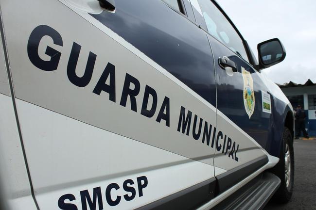 Mãe é presa por aliciar filha em troca de drogas em Ponta Grossa