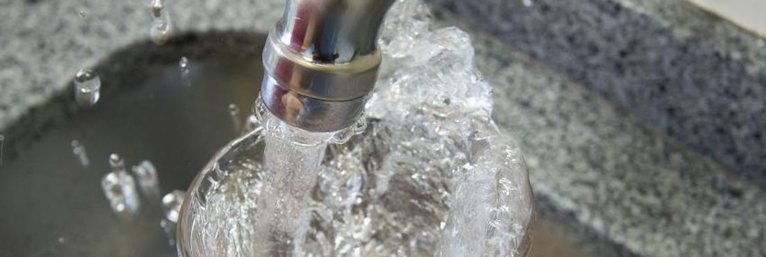 Na pandemia as pessoas estão bebendo menos água, diz nefrologista