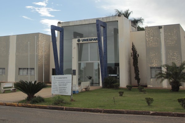 Unespar contrata professor temporário