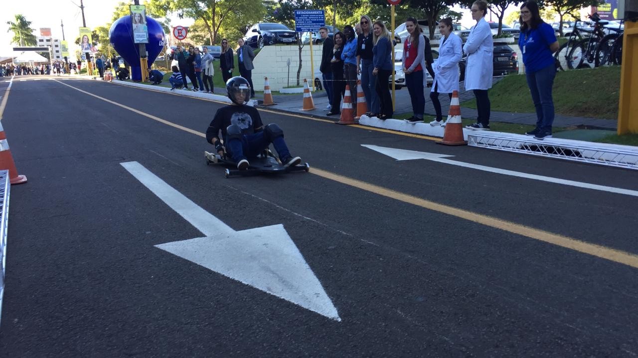 Campeonato de rolimã diverte estudantes e testa conhecimentos