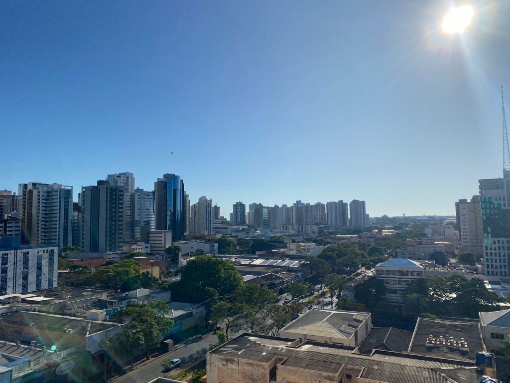 Semana começa ensolarada e com calor em Maringá; máxima chega a 29 ºC