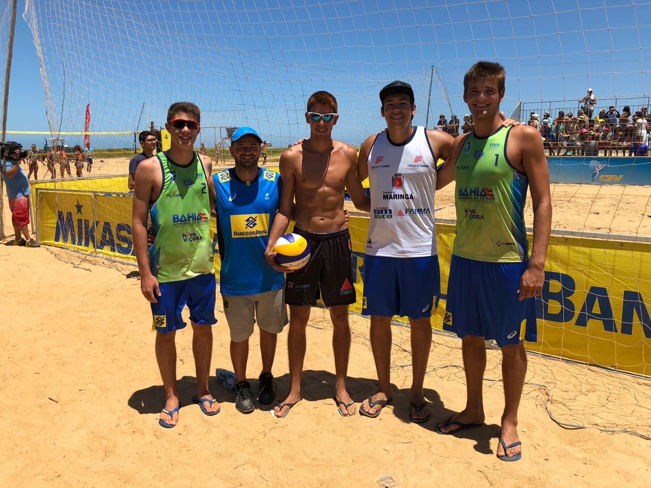 Maringaenses participam de competição internacional de vôlei de praia