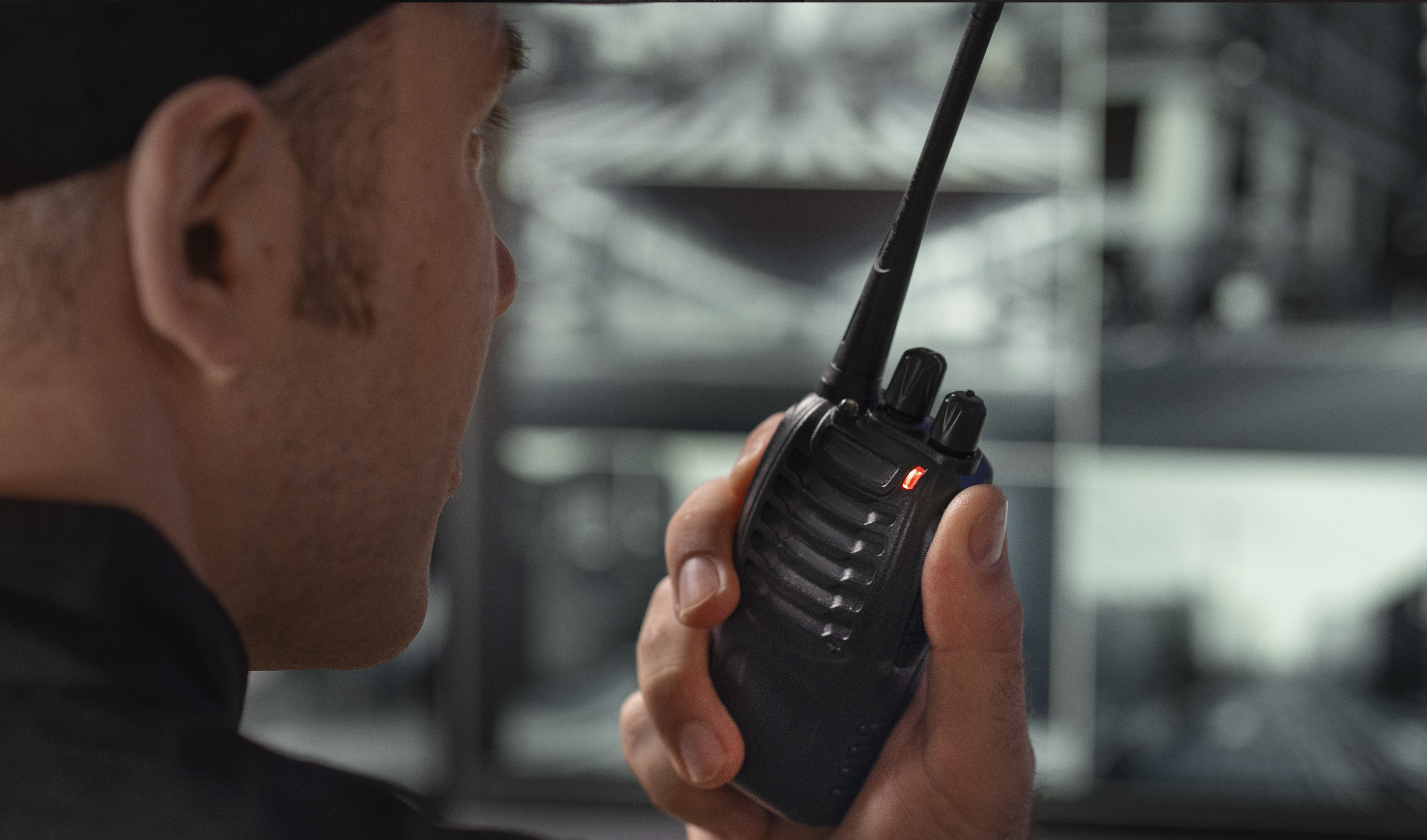 Vigilantes de Cmeis de Maringá protestam e alegam atraso no salário