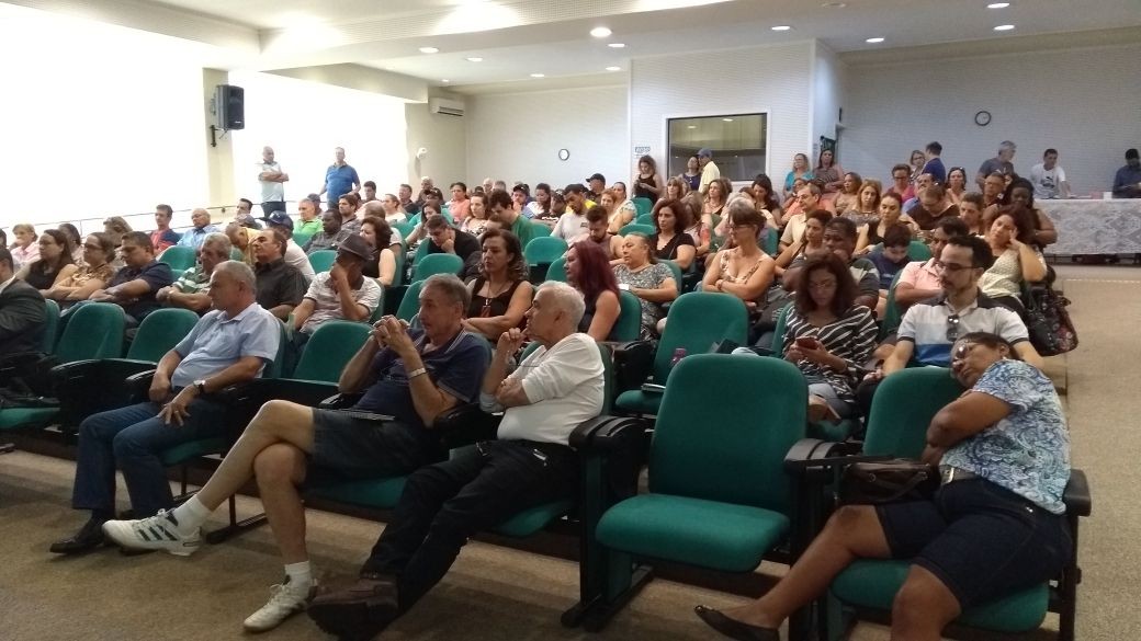 Servidores da UEM decidem entrar em greve a partir de segunda-feira (05)
