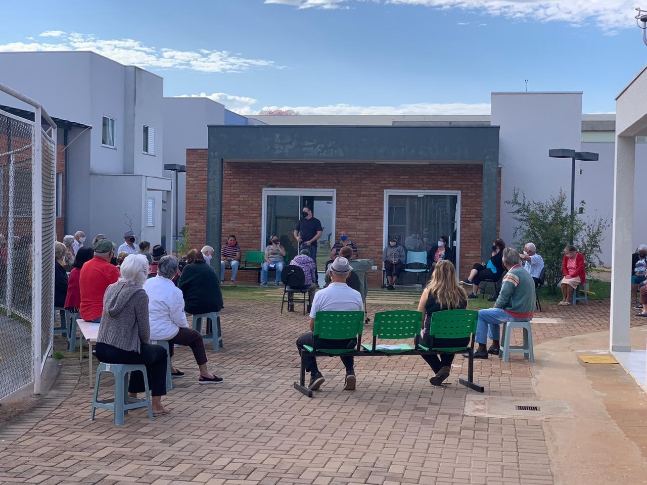 47 idosos do Condomínio do Idoso, em Maringá, fazem testes de Covid-19