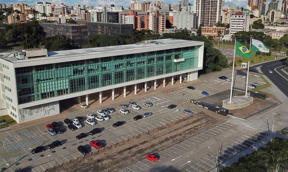 Governo do Paraná não prorroga decreto atual com medidas restritivas