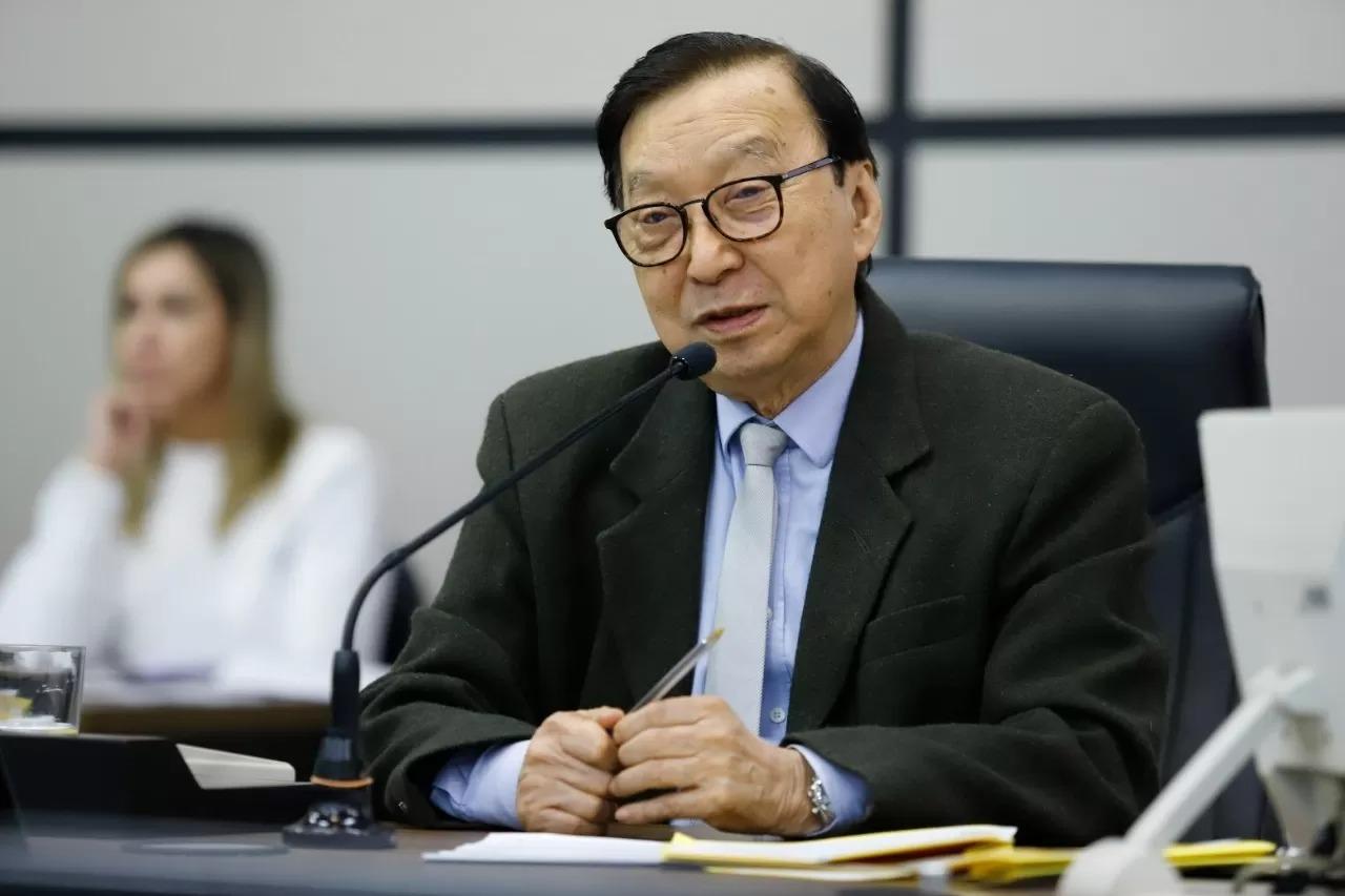 STF decide que Hossokawa deve permanecer afastado da presidência da Câmara