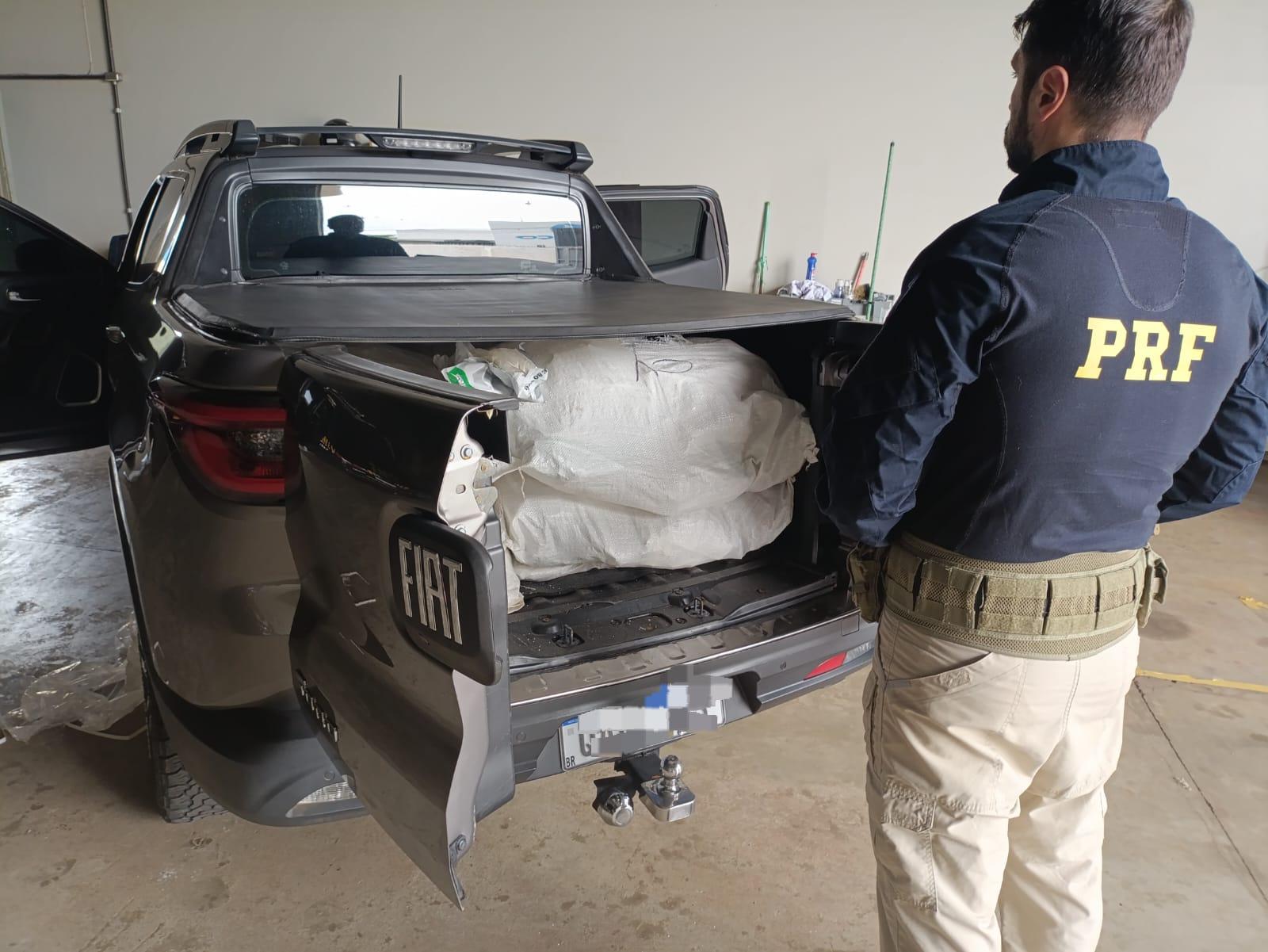 PRF apreende carga de agrotóxicos contrabandeados em Maringá