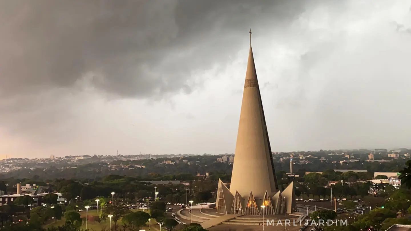 Com avanço de frente fria, Maringá pode voltar a ter pancadas de chuva nesta terça-feira (8)