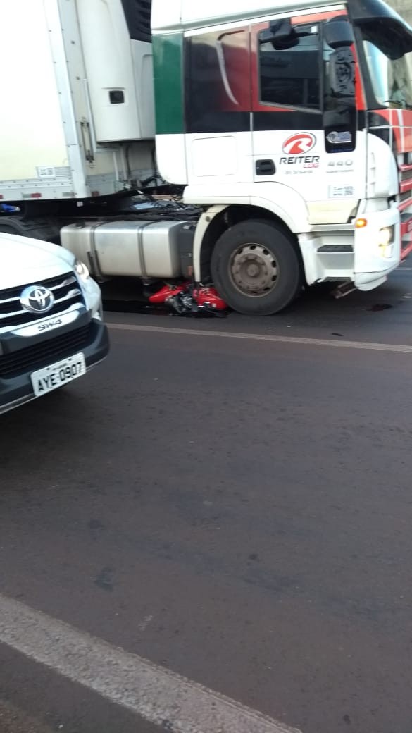 Motociclista morre em acidente na Avenida Colombo