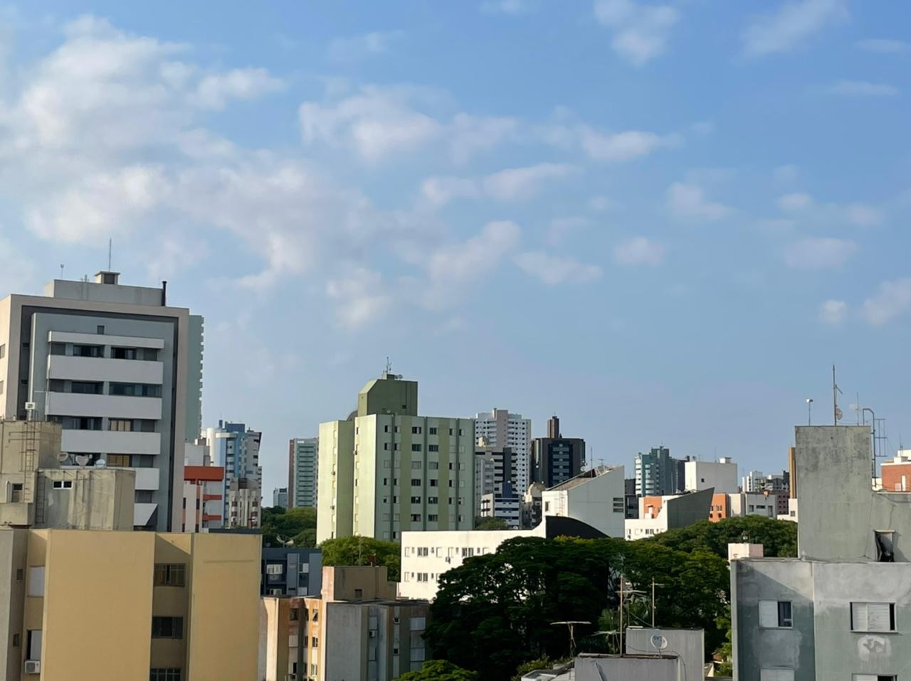 Temperatura em Maringá pode chegar a 30ºC neste sábado (12)