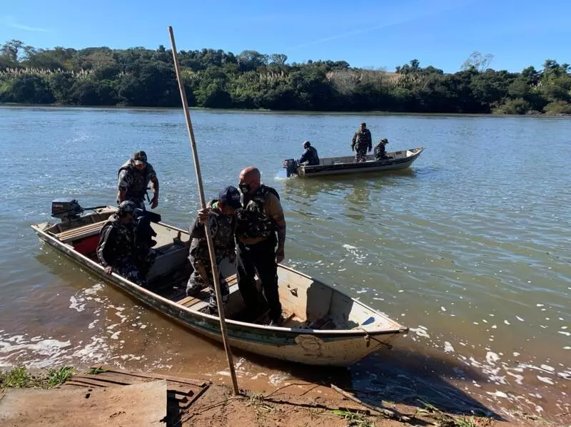 Morador de Maringá e filhos de 4 e 9 anos estão entre os desaparecidos no Rio Ivaí