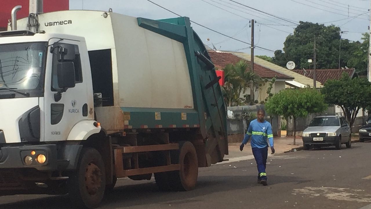 Presos do semiaberto vão trabalhar na coleta de lixo