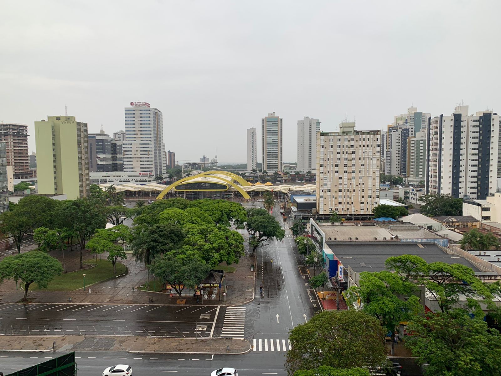 Com tempo instável, sexta-feira amanhece chuvosa em Maringá