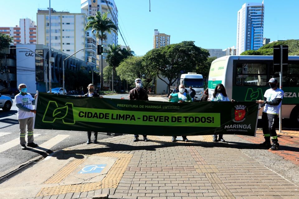 No primeiro mês do programa, foram recolhidas 61 toneladas de entulhos