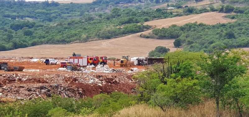 Carreta tomba e motorista morre em acidente de trabalho em Maringá