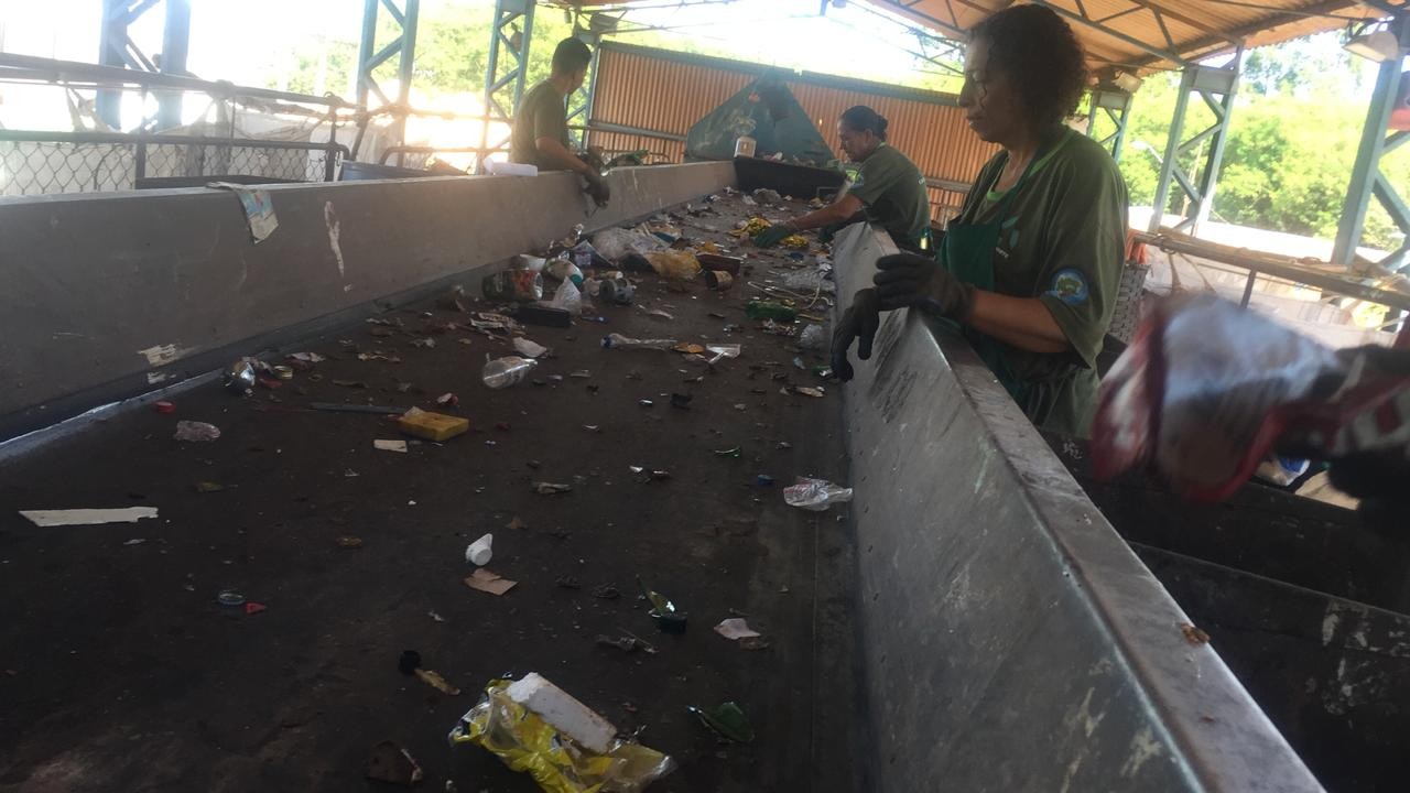 Cooperativas de Maringá seguem recebendo pouco material reciclável