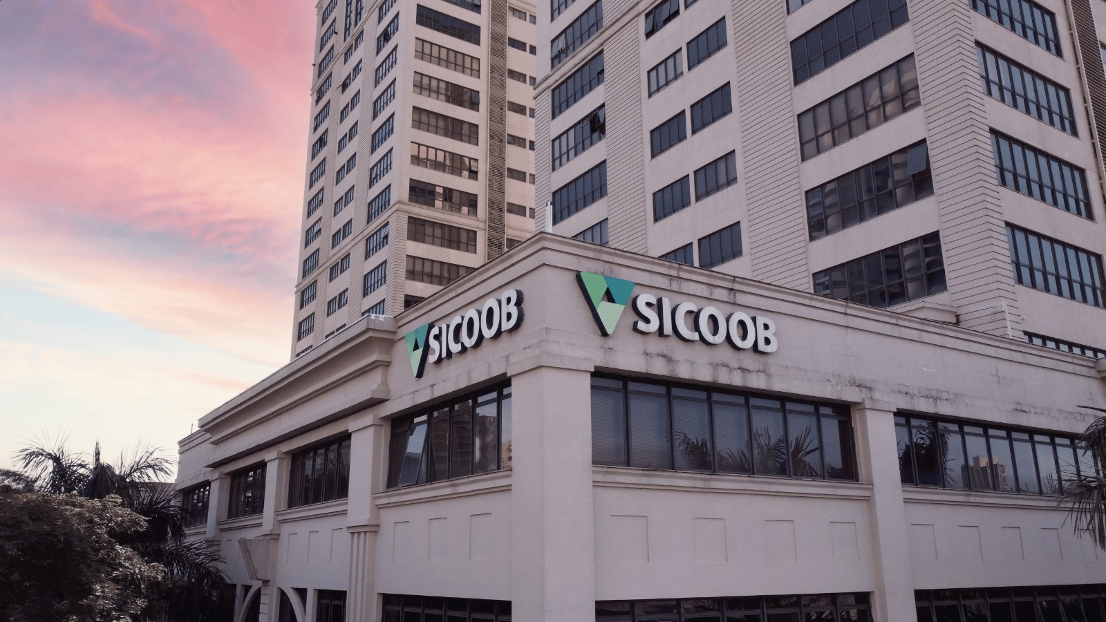 Sicoob Metropolitano é eleito o melhor lugar para trabalhar no Paraná