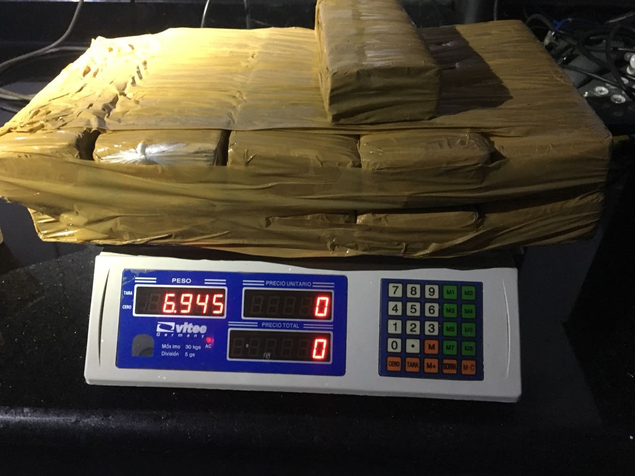 Adolescente é apreendida com maconha em ônibus