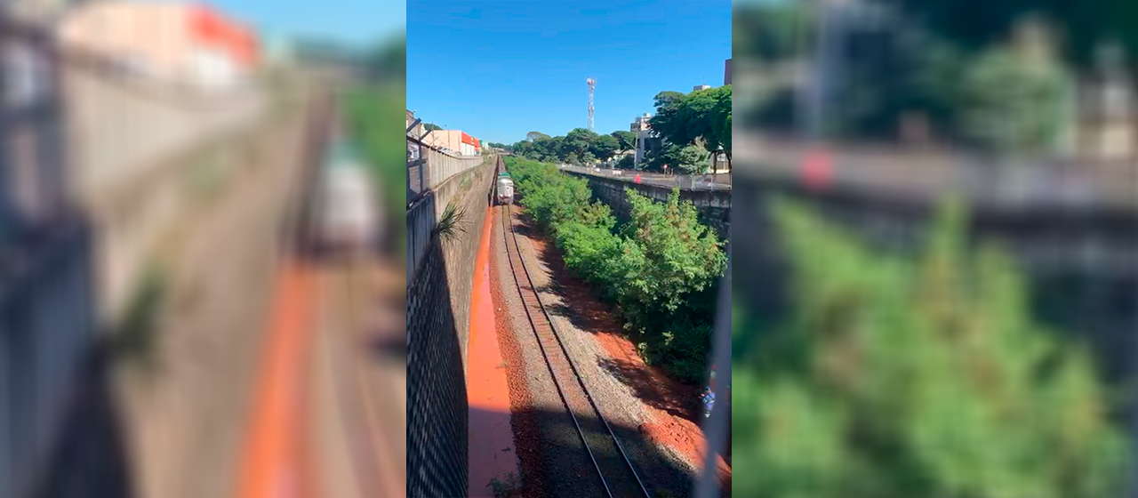 Vídeo mostra trem passando no túnel ao lado onde se abriu a cratera