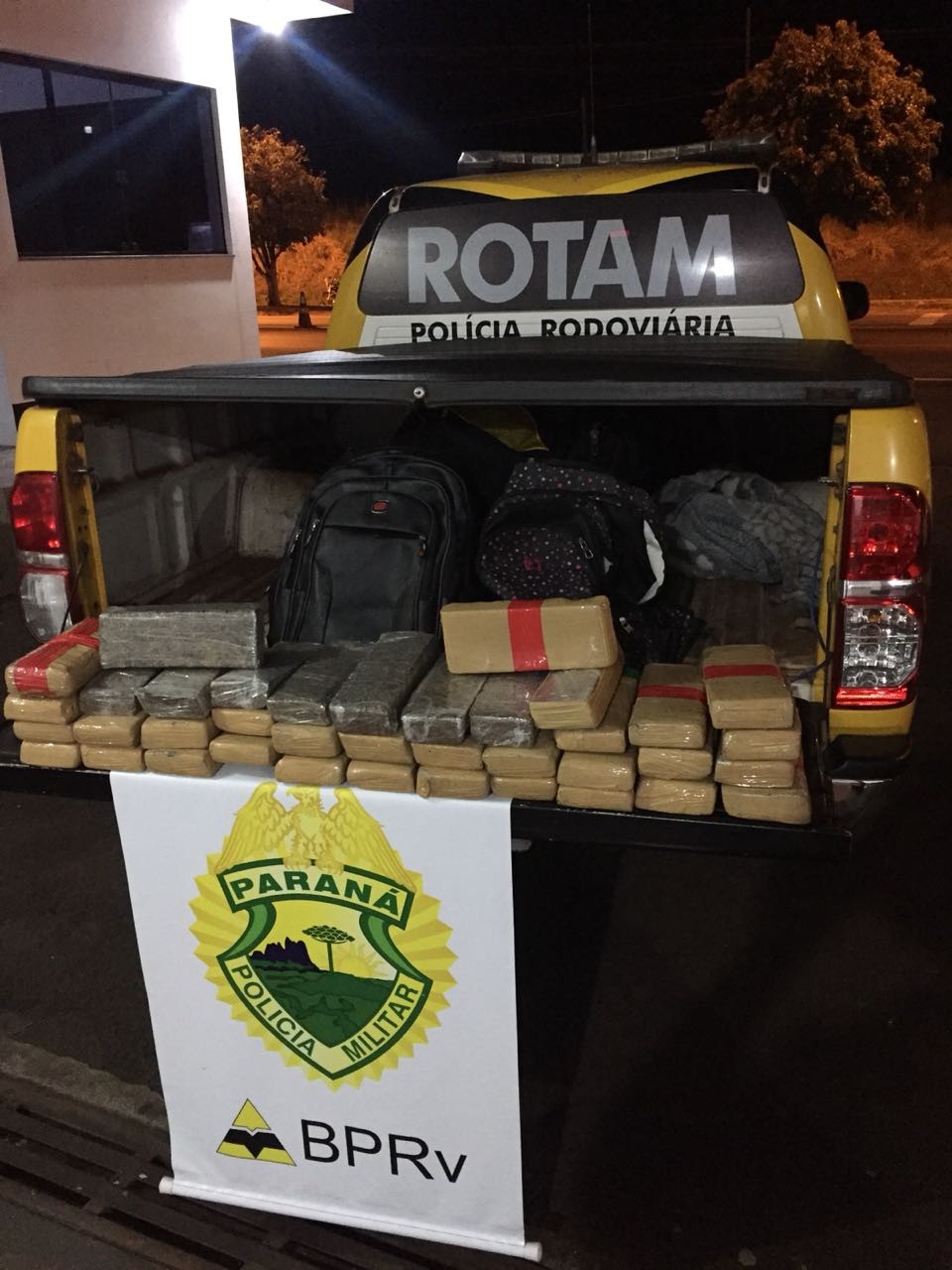 Duas mulheres são presas com 30 kg de maconha em ônibus