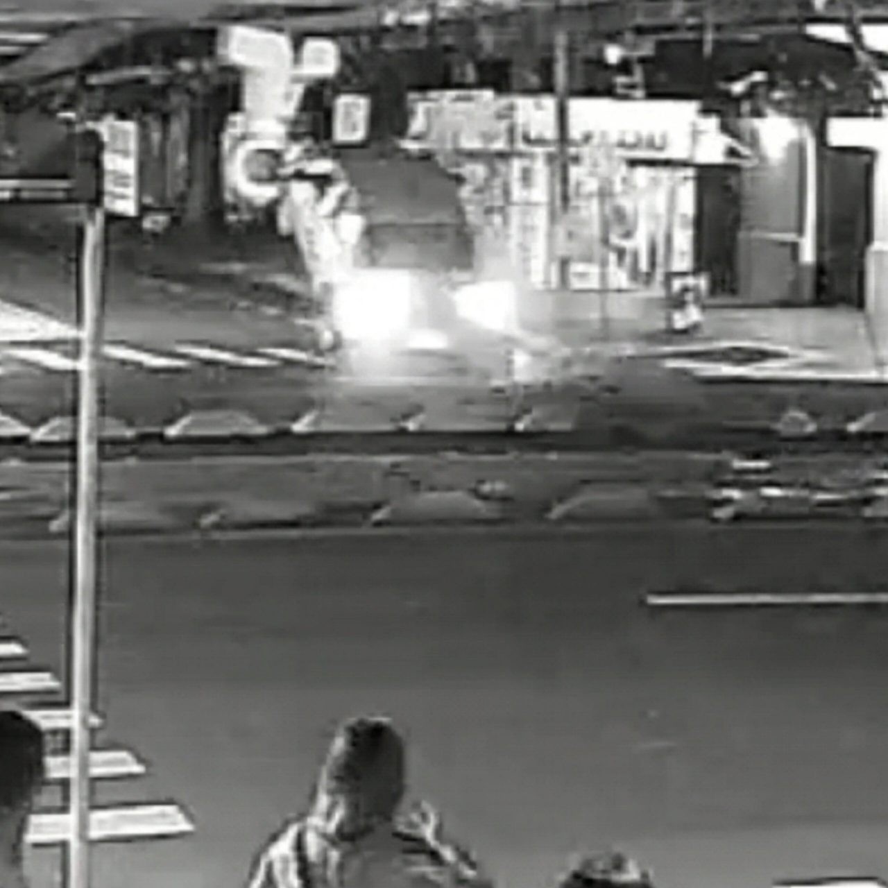 Câmera flagra ‘carro voador’ na área central de Maringá; veja o vídeo