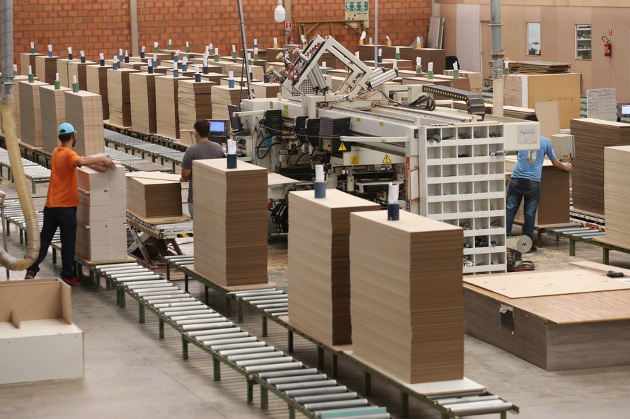 Produção industrial do Paraná volta aos níveis pré-pandemia