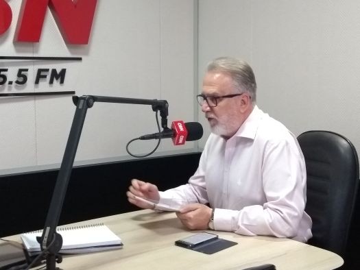 Contêineres de plástico: Questionamento sobre durabilidade e sugestão para acabar com os ruídos