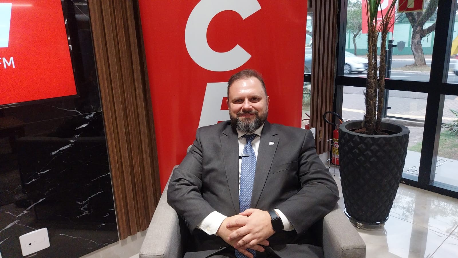 OAB tem função de garantir as prerrogativas de advogados