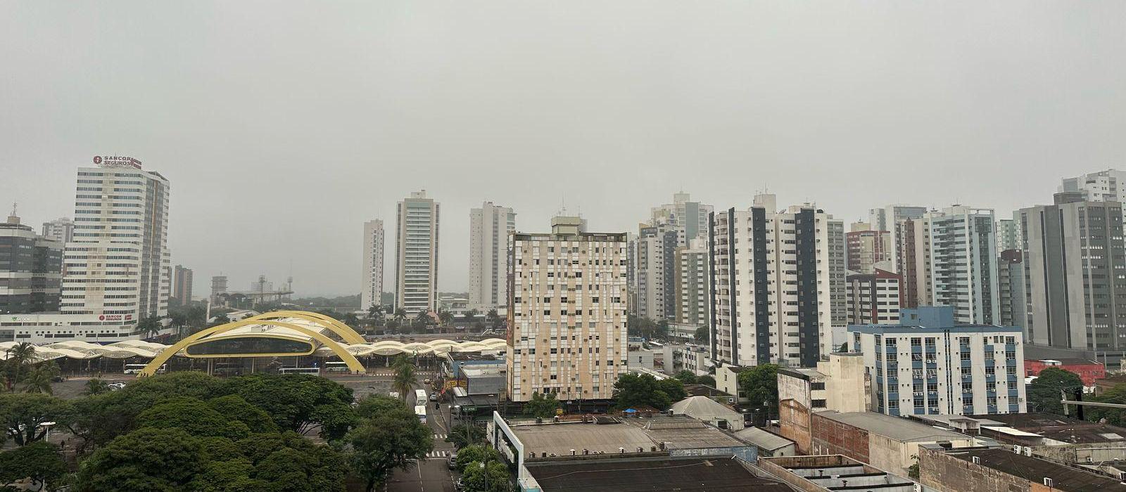 Sábado começa nublado e com previsão de chuva em Maringá