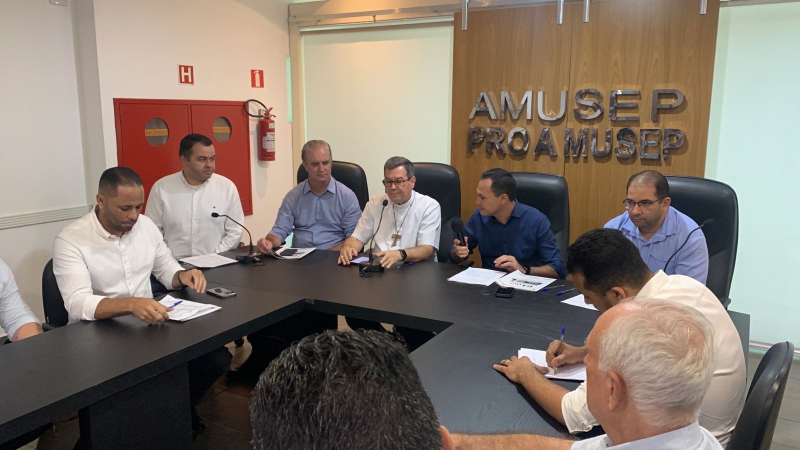 Amusep recebe secretário de Planejamento do Paraná Guto Silva