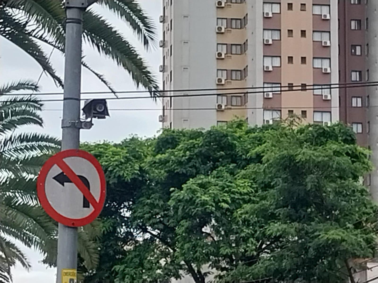 Prefeitura de Maringá vai instalar 20 novos radares de avanço de sinal