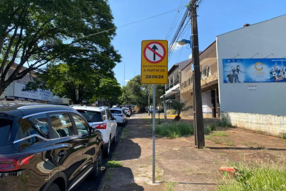 10 ruas e avenidas tiveram mudança no sentido de trânsito este ano em Maringá