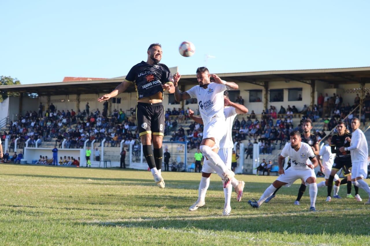 A um empate do acesso, Aruko pode ajudar o futebol maringaense a quebrar tabu