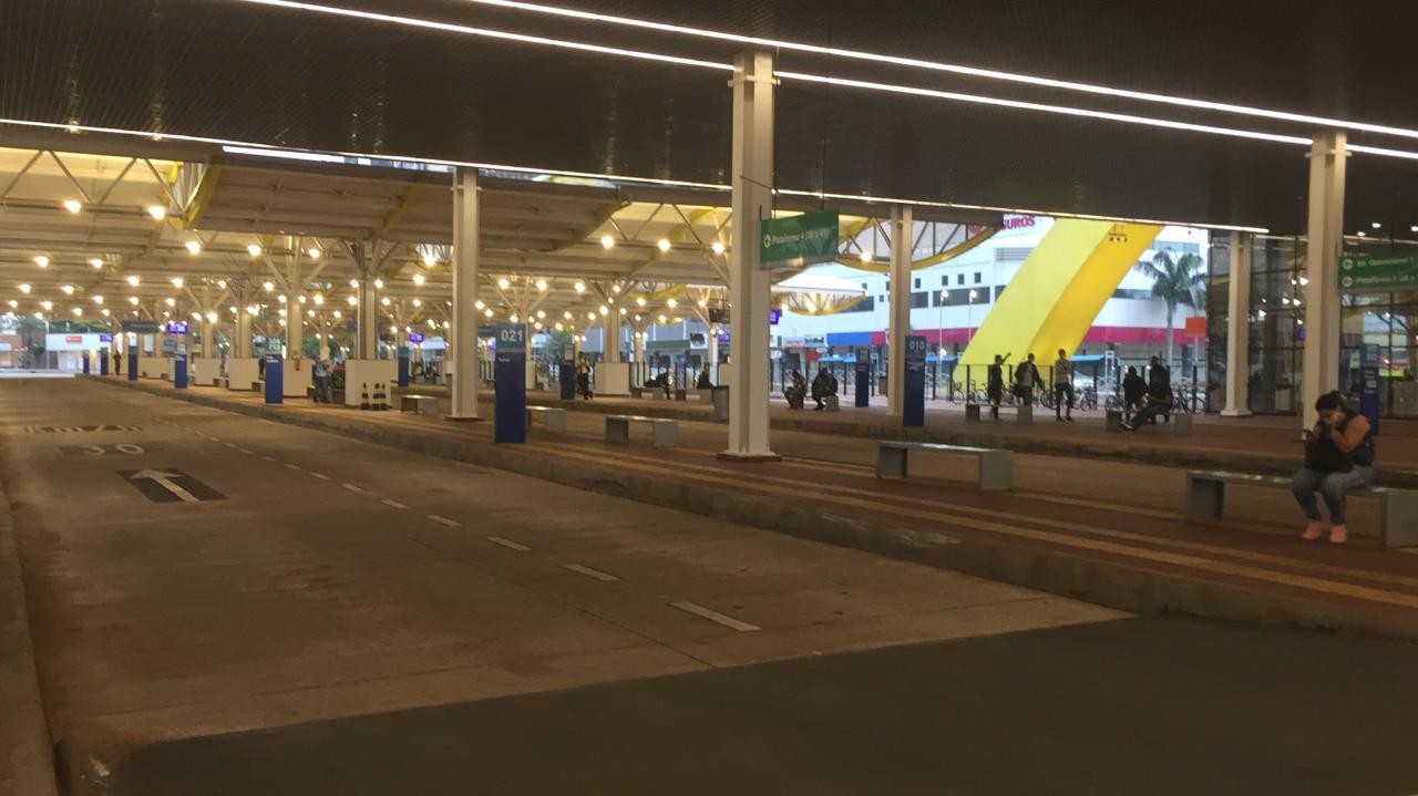 Greve paralisa 100% do transporte urbano e metropolitano em Maringá