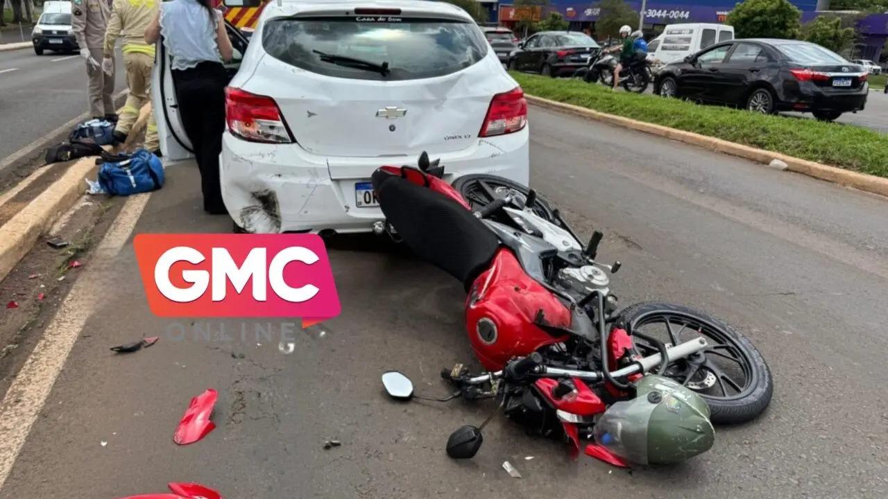 Motociclista fica gravemente ferido em acidente na Avenida Colombo, em Maringá
