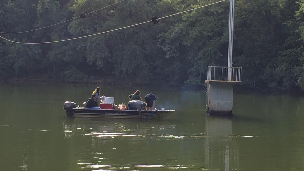 Nupélia realiza pesquisa no lago do Parque do Ingá