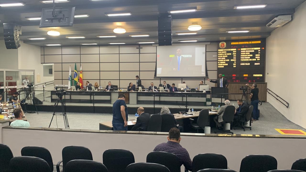 O que acontece com um projeto quando um vereador sai da Câmara?