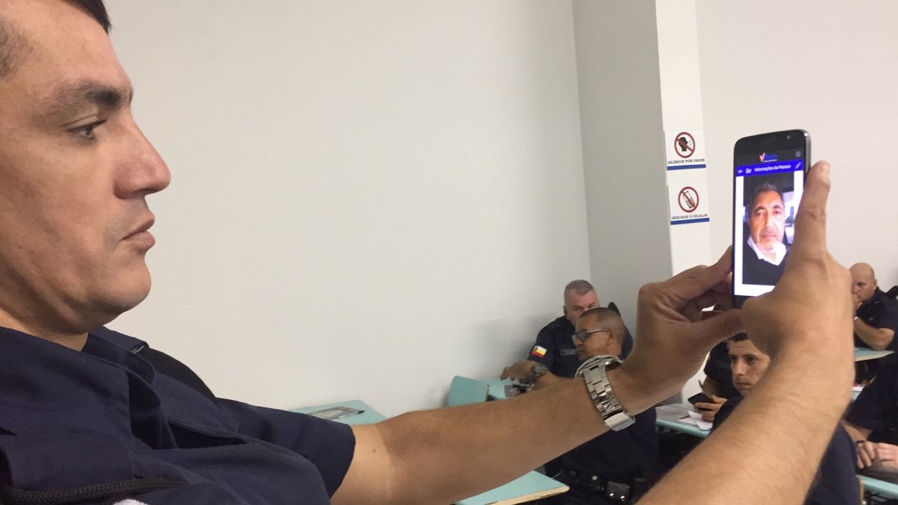 25 guardas municipais estão sendo treinados para usar um software de reconhecimento facial