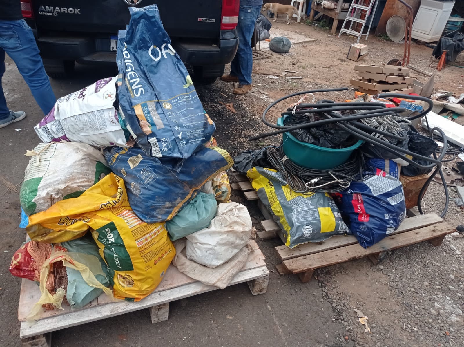 Operação apreende 450 kg de fios de telefonia furtados em Maringá