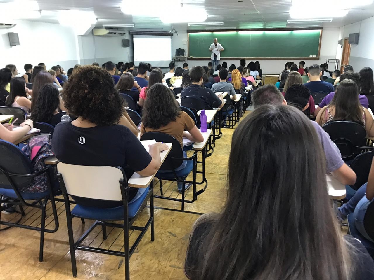 Inscrições para plantão de véspera do vestibular da UEM estão abertas
