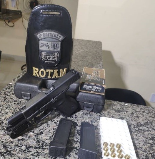 Após ameaçar ex namorada, jovem é preso com arma em Sarandi