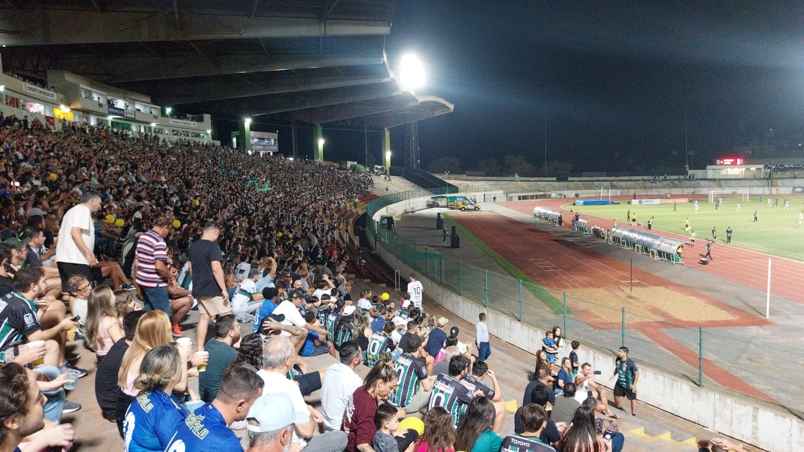 Willie Davids recebe mais de seis mil torcedores em jogo nesse domingo (9)